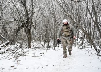 Українці розділилися щодо Донбасу: 52% проти поступок, 40% – за, – КМІС