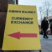 Де сьогодні вигідніше купити 100 доларів: “свіжий” курс у банках та обмінниках на 16 лютого