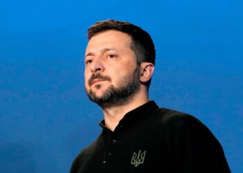 Україна планує провести вибори президента і референдум в один день: FT дізналося терміни