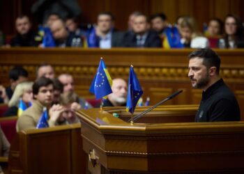 У Зеленського відреагували на “інсайд” FT про вибори та референдум в Україні