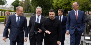 Макрон і Стармер проведуть засідання коаліції охочих 24 лютого