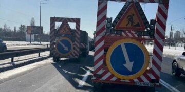 Рух на Столичному шосе частково обмежено: де та коли відбуватиметься ремонт