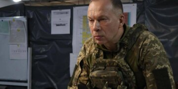 Головком ЗСУ Сирський назвав головний ефект атак по нафтових і військових об’єктах рф