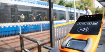 У Києві з середи планують відновити роботу електротранспорту на лівому березі