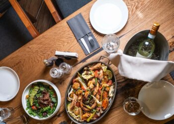 Як відсвяткувати 8 березня у Києві – концерти, джаз при свічках та тематичні вечірки