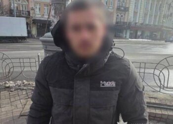 У Києві затримали трьох молодиків за жорстоке побиття перехожого у підземному переході