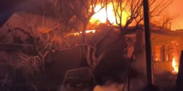 Атака на Запоріжжя: спалахнула пожежа, є поранені