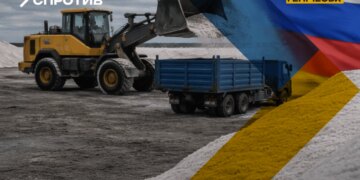росіяни вивозять українську сіль з окупованого Генічеська до рф під виглядом "інвестицій" – ЦНС