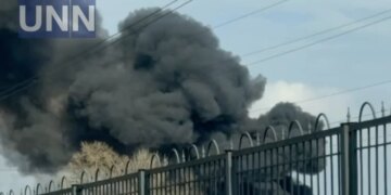 У Києві масштабна пожежа у районі Столичного шосе – що відомо