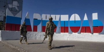 Окупанти різко змінили напрямок руху техніки та БК через Маріуполь – Андрющенко