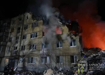 У Харкові зруйновано цілий під’їзд: є загиблі, під завалами люди (оновлено)