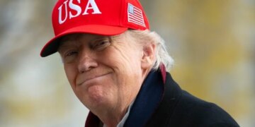 Трамп: США супроводжуватимуть нафтові танкери через Ормузьку протоку