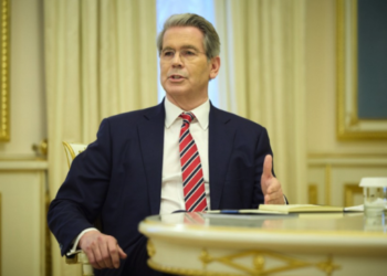 Штати можуть зняти санкції з російської нафти, щоб стабілізувати ринок – Бессент