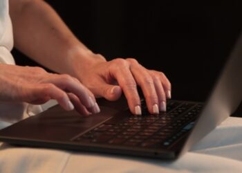 Мешканців «ЛНР» зобов’язують перереєстровувати квартири на російському порталі