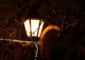 Графіки відключень світла у суботу ввечері діятимуть в усіх регіонах