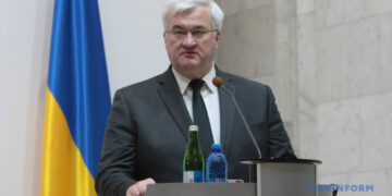 Влада Угорщини взяла в заручники сімох громадян України-  Сибіга