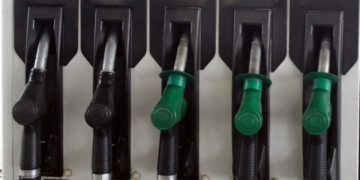 На АЗС України продовжує дорожчати бензин: які ціни 5 березня