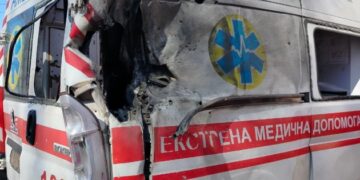 На Миколаївщині російський дрон атакував автомобіль «швидкої», є поранені