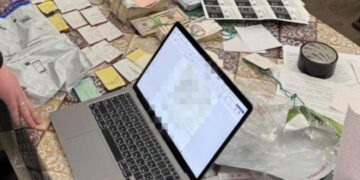 Правоохоронці викрили «схему» з паливними талонами на ₴218 мільйонів