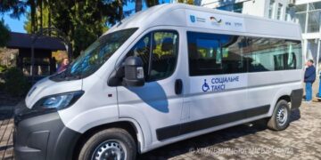 У Хмільнику запрацювало соціальне таксі для маломобільних громадян