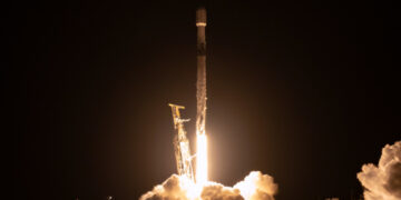 SpaceX вивела на орбіту понад 100 супутників, серед них – для армії Польщі