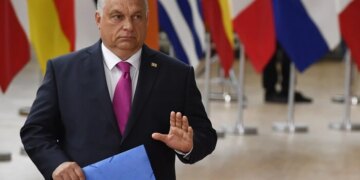 Несподіваний поворот на саміті ЄС: Мелоні стала на бік Орбана – Politico