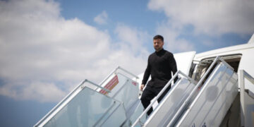 Зеленський розпочав візит до Румунії та Франції для обговорення підтримки України