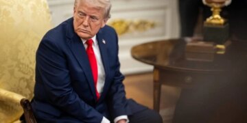 Трамп заявив, що думає про захоплення Ормузької протоки