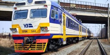 «Укрзалізниця» скасувала деякі рейси потягів: список