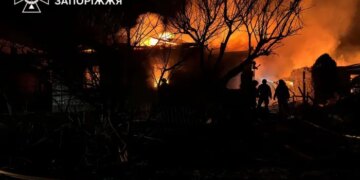 Удар по Запоріжжю: є поранені, пошкоджено будинки (фото)