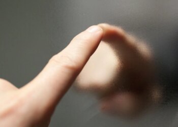 Вчені розгадали одну з головних таємниць людського дотику