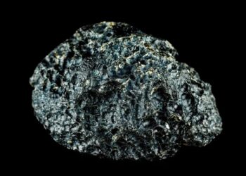 Вчені знайшли скляні кулі від падіння астероїда, хоча кратер досі не виявлено