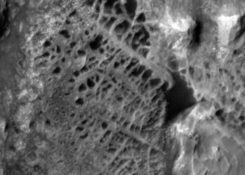 Марсохід Curiosity виявив павутинні хребти на Марсі, які натякають на стародавню воду