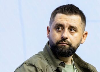 Рада або фронт? Арахамія роз’яснив заяву Зеленського про мобілізацію нардепів