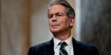 “Послабити Москву в Україні”: США попросять Китай скоротити закупівлі російської нафти, – WSJ