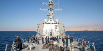 Британія направляє есмінець до Кіпру після ударів по авіабазі