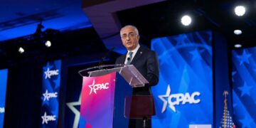 Принц Ірану у вигнанні закликав США відмовитись від переговорів з Тегераном