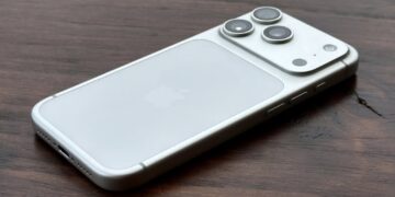 Опубліковано перше фото прототипу iPhone 18