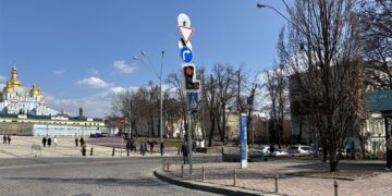 Червоне коло на світлофорі в Києві: що означає новий сигнал