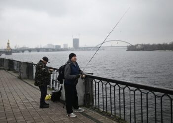 Синоптики дали прогноз погоди на завтра: кому знадобляться парасольки та теплий одяг