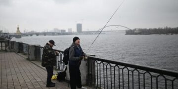 Синоптики дали прогноз погоди на завтра: кому знадобляться парасольки та теплий одяг