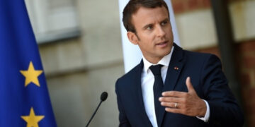 Макрон закликав до мораторію на удари по енергетиці на Близькому Сход
