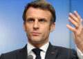 Макрон виступив проти скасування санкцій на російську нафту попри зростання цін