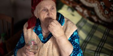 Не втратьте виплати: пенсіонерам за кордоном нагадали про важливий дедлайн