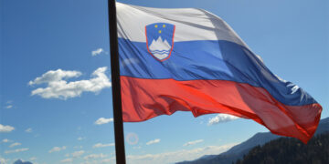 У Словенії проходять вибори: ліберали та праві популісти змагаються за владу