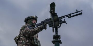 Дрони з семи напрямків та більше десяти “прильотів”: що відомо про нічну атаку РФ