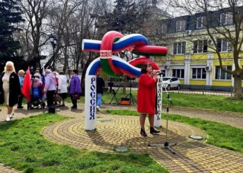 В окупованій Керчі пам’ятник дружби з Україною «перепрошили» під союз із Білоруссю