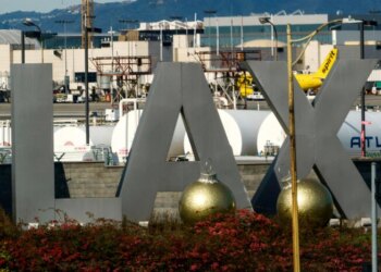 У США затримали мешканку Лос-Анджелеса за постачання іранської зброї до Судану