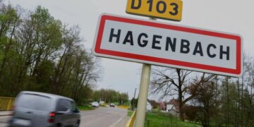 У Франції батько два роки тримав сина у зачиненому фургоні