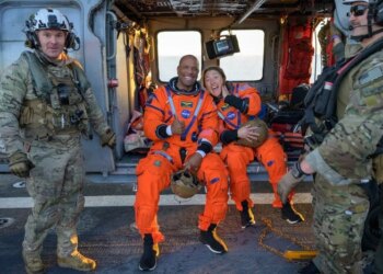 Місячна місія: екіпаж місії «Артеміда II» успішно повернувся на Землю